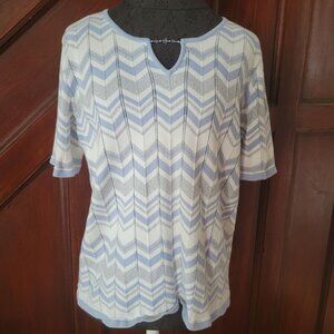 Alfred Dunner Petite Chevron Knit Top PL Light Blue & White Short Sleeve Metalli